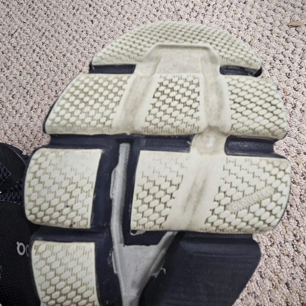 On Clouds missing insoles